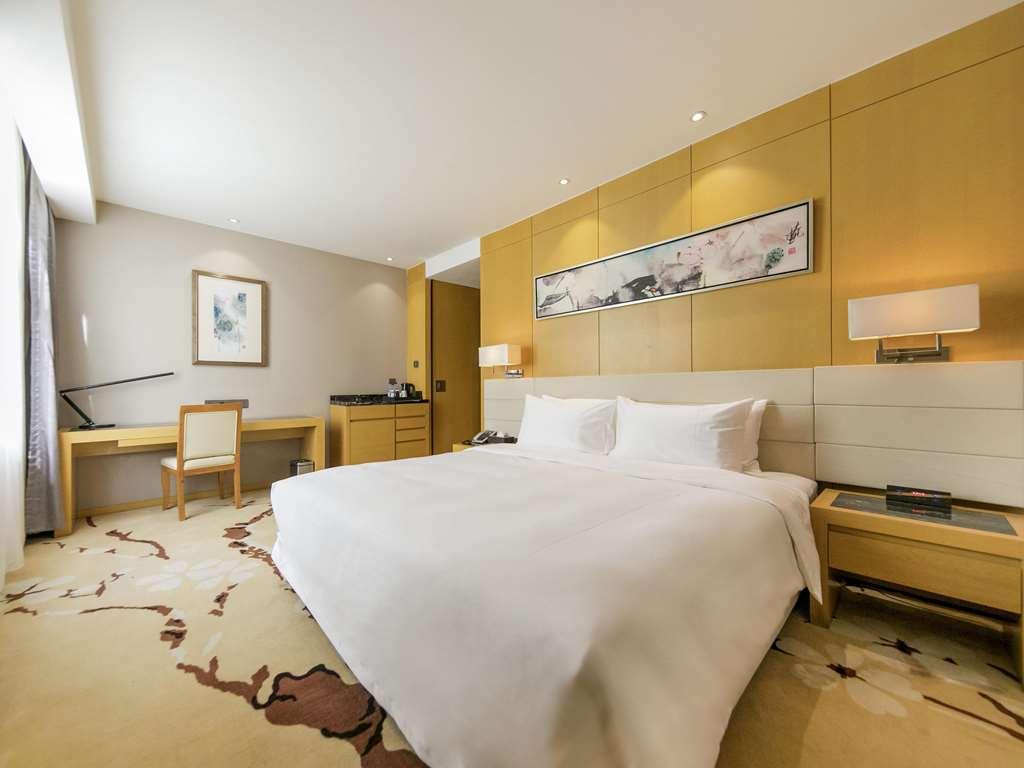 Mercure Beijing Chang An West Hotel Room photo